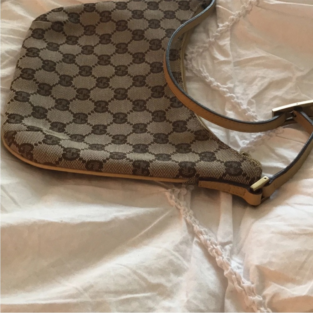 Gucci Tan and Brown Monogram Shoulder Bag - Picture 7 of 12